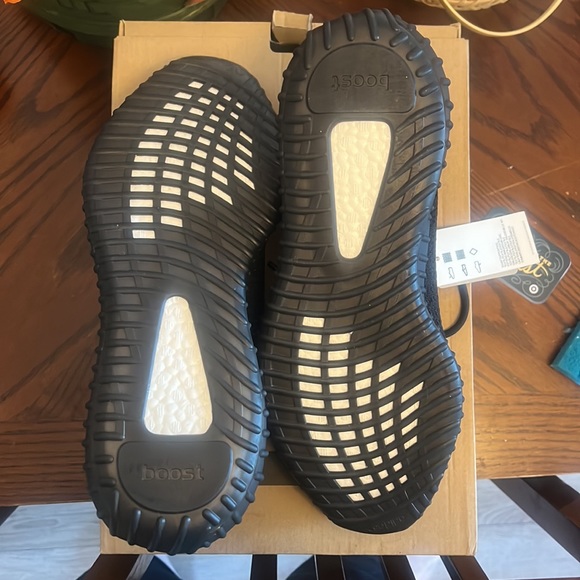 Yeezy 350 boost New With Tag/box main image 5